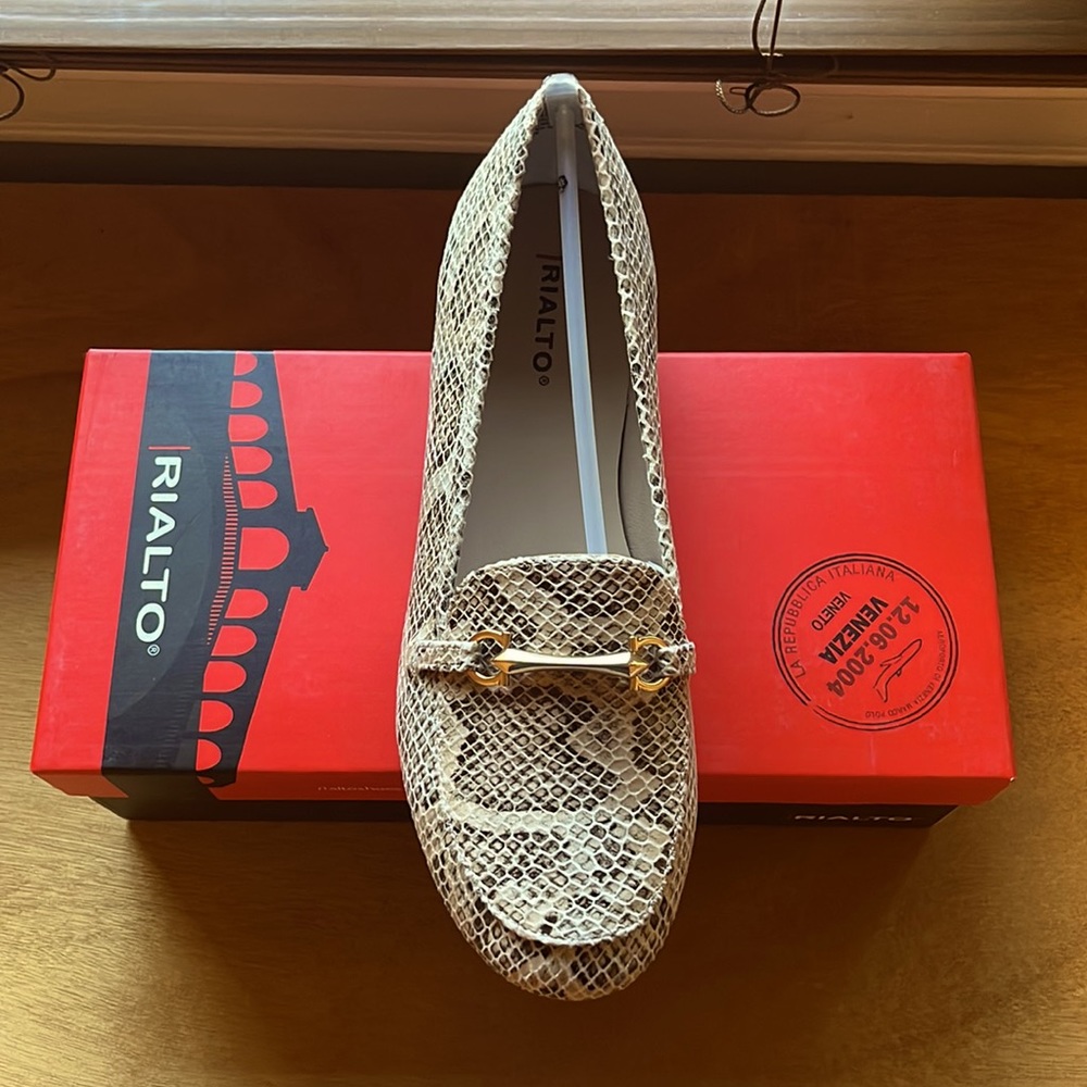 NWT Rialto Women's Guiding Flat Loafer, Snake Print | 9.5